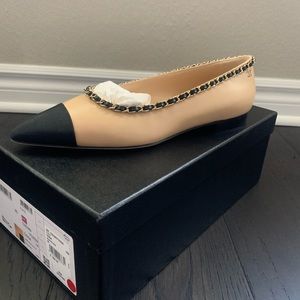 CHANEL beige/black flat size 40